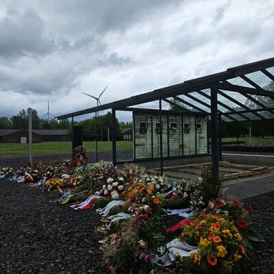 Bild vergr&ouml;&szlig;ern: 9. Jahrgang besucht die KZ-Gedenkst&auml;tte Neuengamme